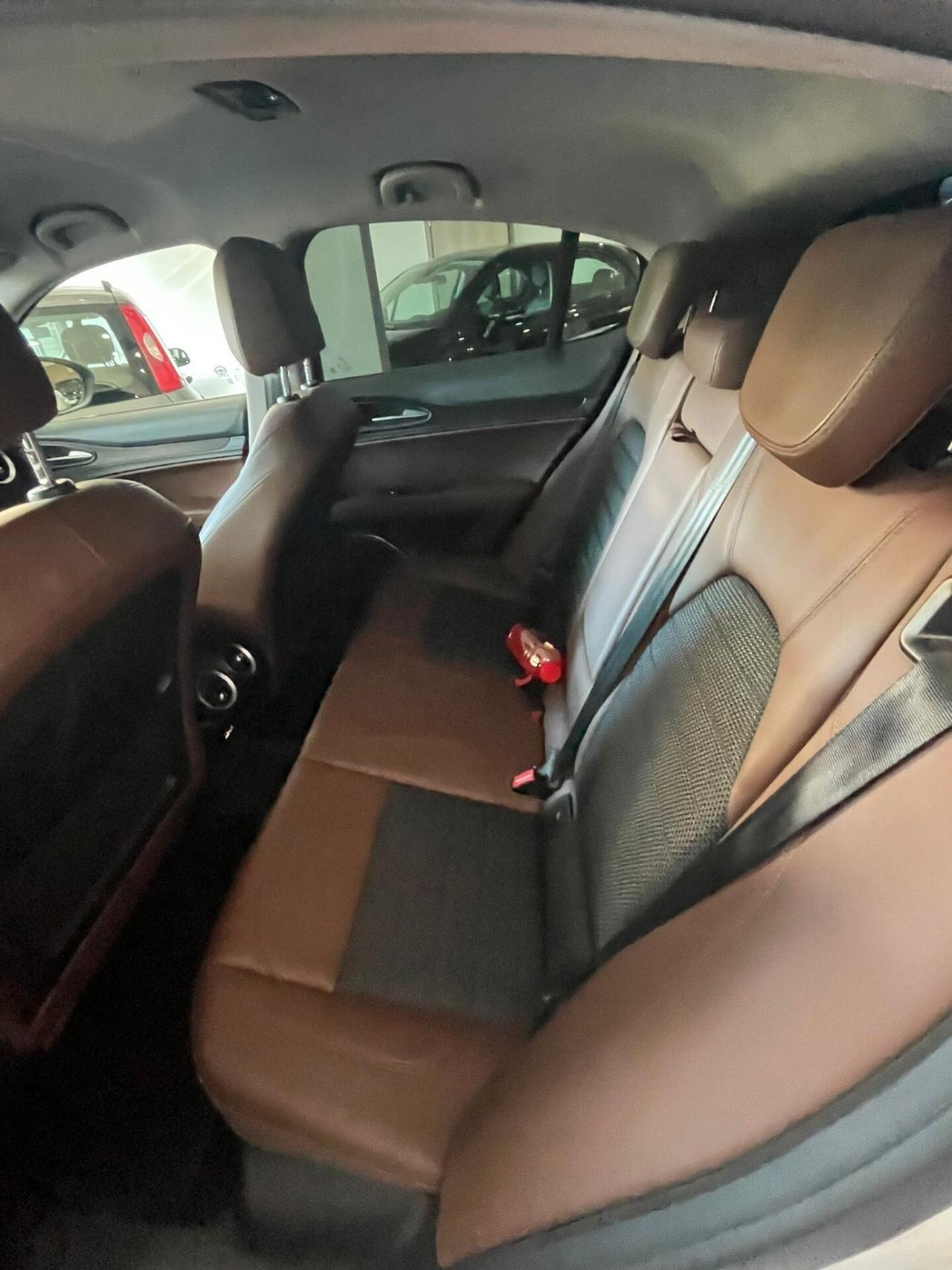 Alfa Romeo Stelvio 2.2 Turbodiesel 210 CV AT8 Q4 Super