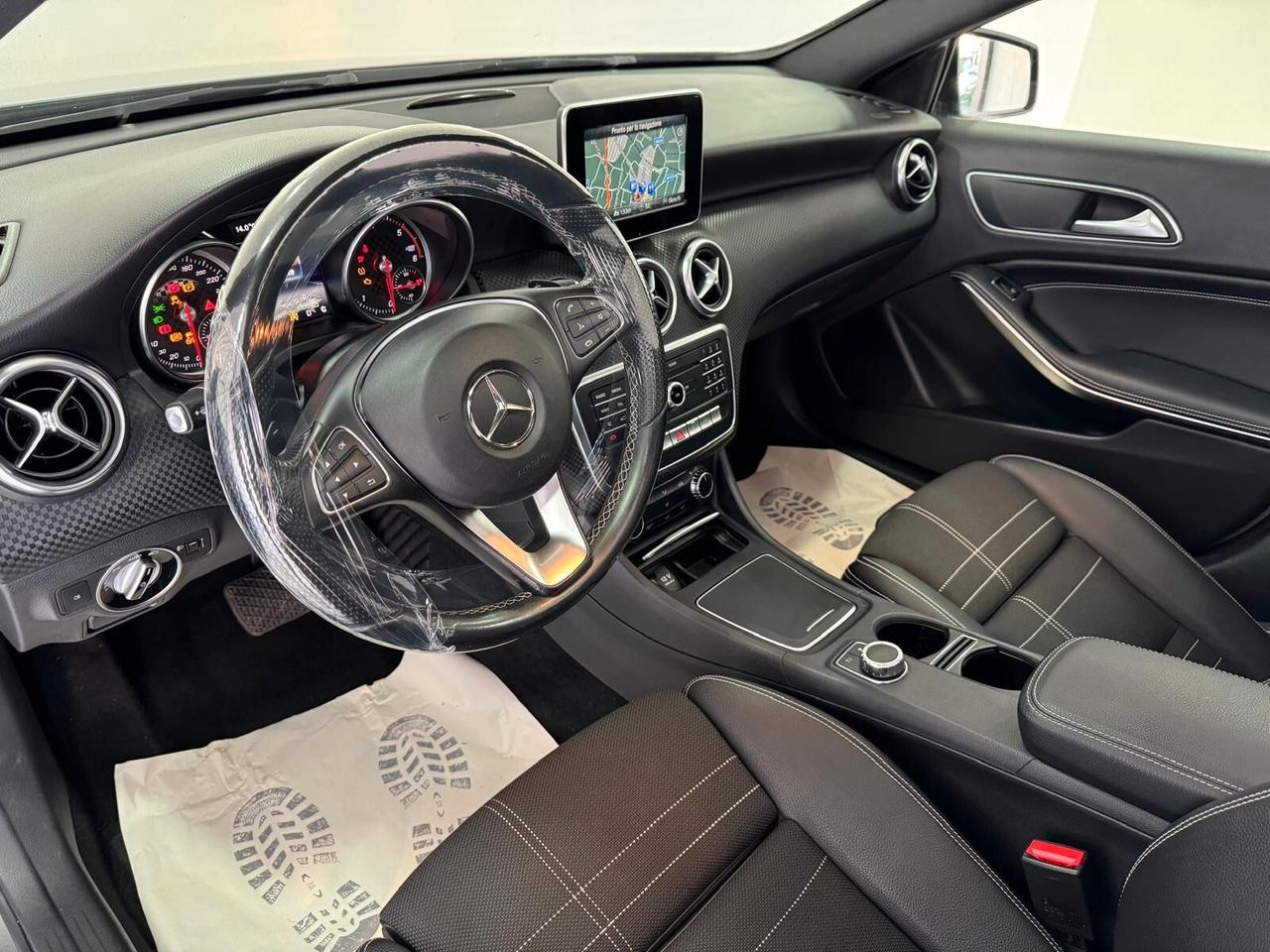 Mercedes-benz A 200 -TETTO-GARANTITA-2016