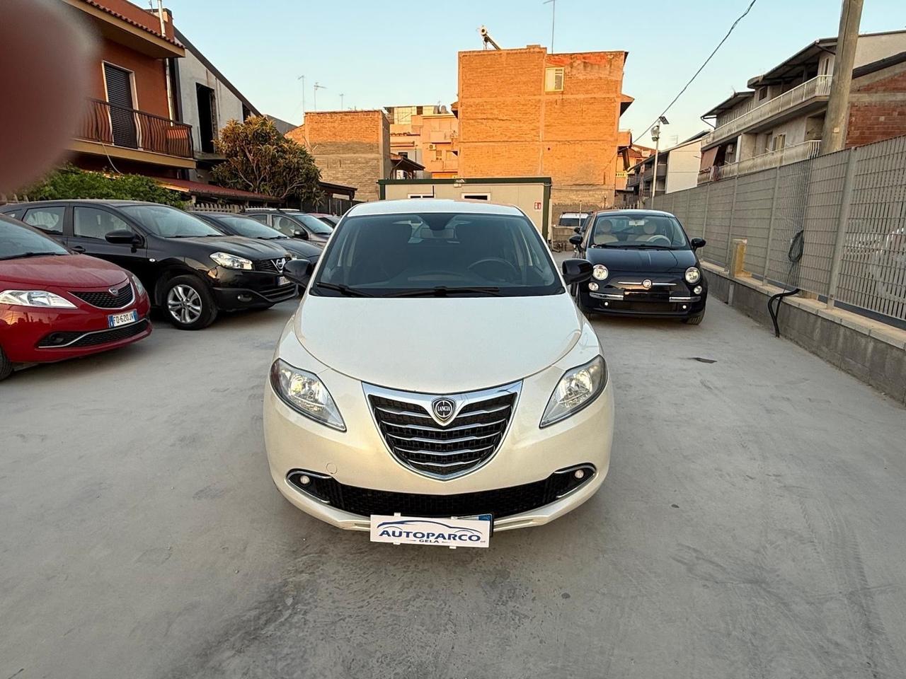 Lancia Ypsilon 0.9 TwinAir 85 CV 5 porte S&S Platinum