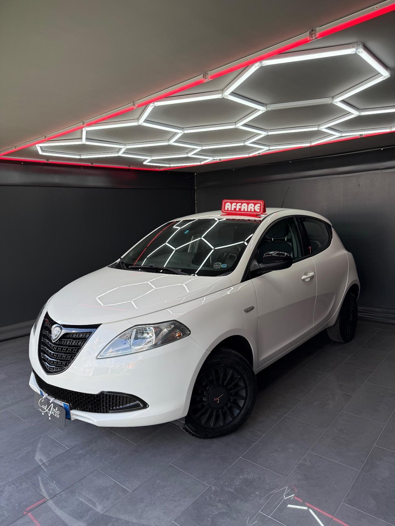 Lancia Ypsilon 0.9 TwinAir 85 cv Ecochic Gold 12/2014