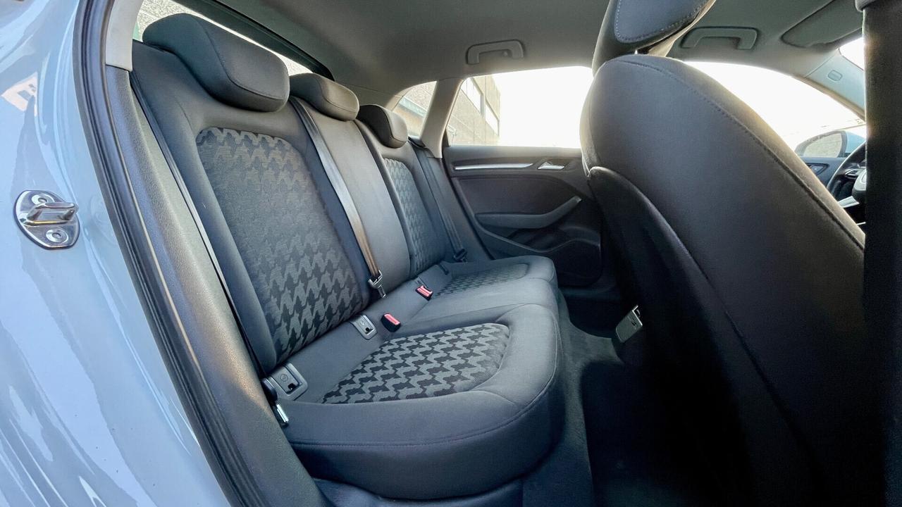 AUDI A3 SPORTBACK 1.6 TDI ULTRA 110CV - FULL LED, DISCHI FORATI, NEOPATENTATI