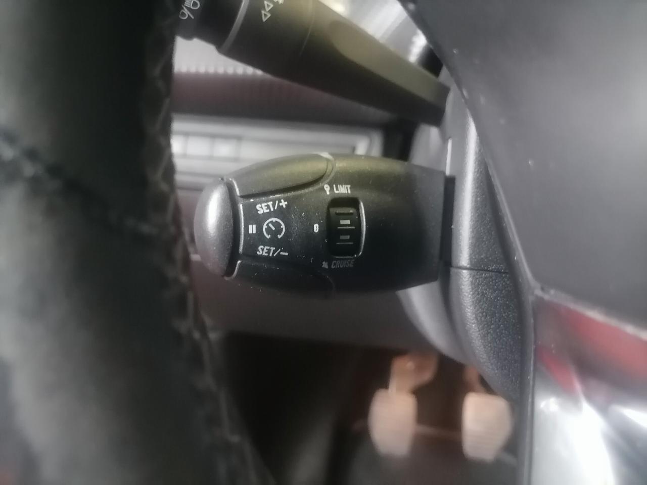 Peugeot 2008 PureTech Turbo 110 EAT6 S&S GT Line Adatta per Neopatentati