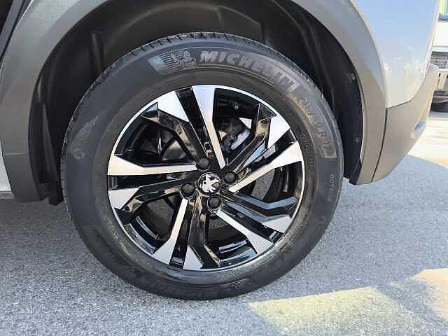 Peugeot 2008 PureTech 100 S&S Allure Navi Pack