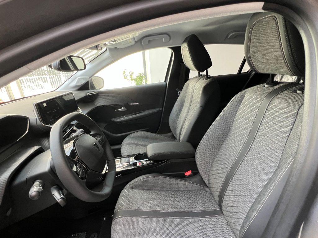 Peugeot 208 Allure Hybrid 110 e-DCS6 auto tua da €230,00 ant.0