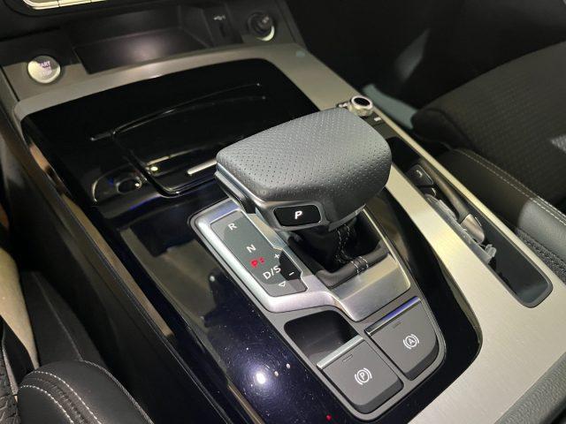 AUDI Q5 SPB Sportback 40 TDI quattro Identity Black S line