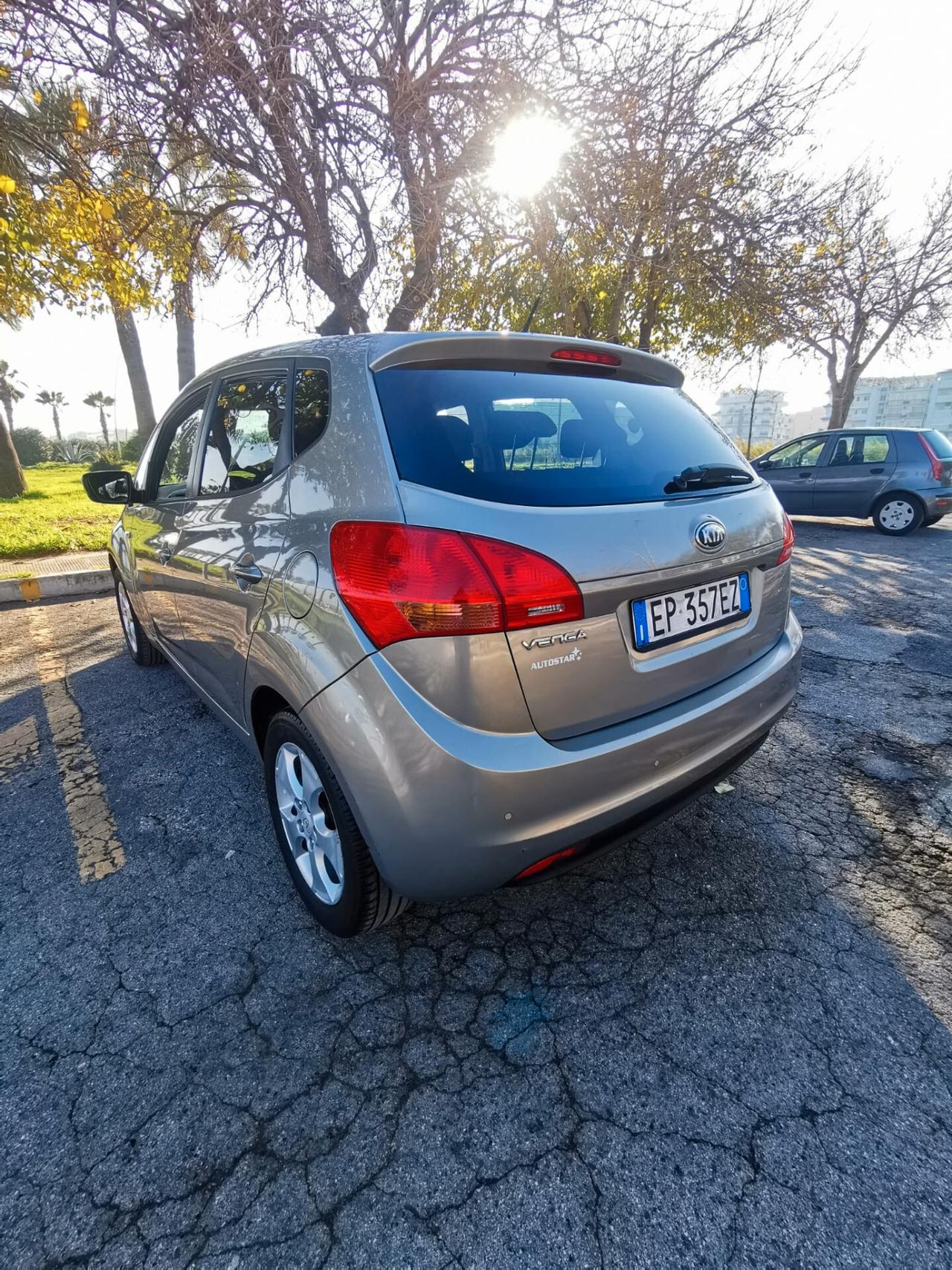 Kia Venga 1.4 GPL Easy - 12/2012