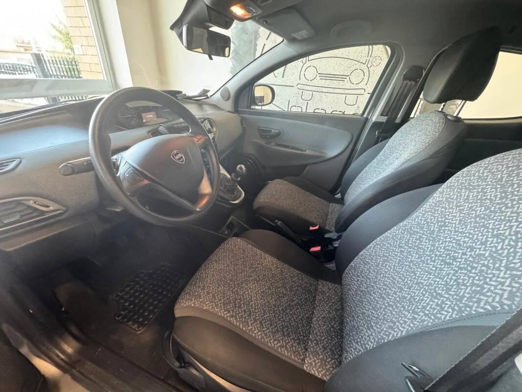 Lancia Ypsilon III 1.0 firefly hybrid Silver Plus s&s 70cv
