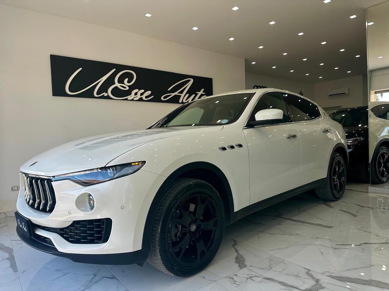 Maserati Levante 3.0 V6 Granlusso 250cv Q4 *tetto*
