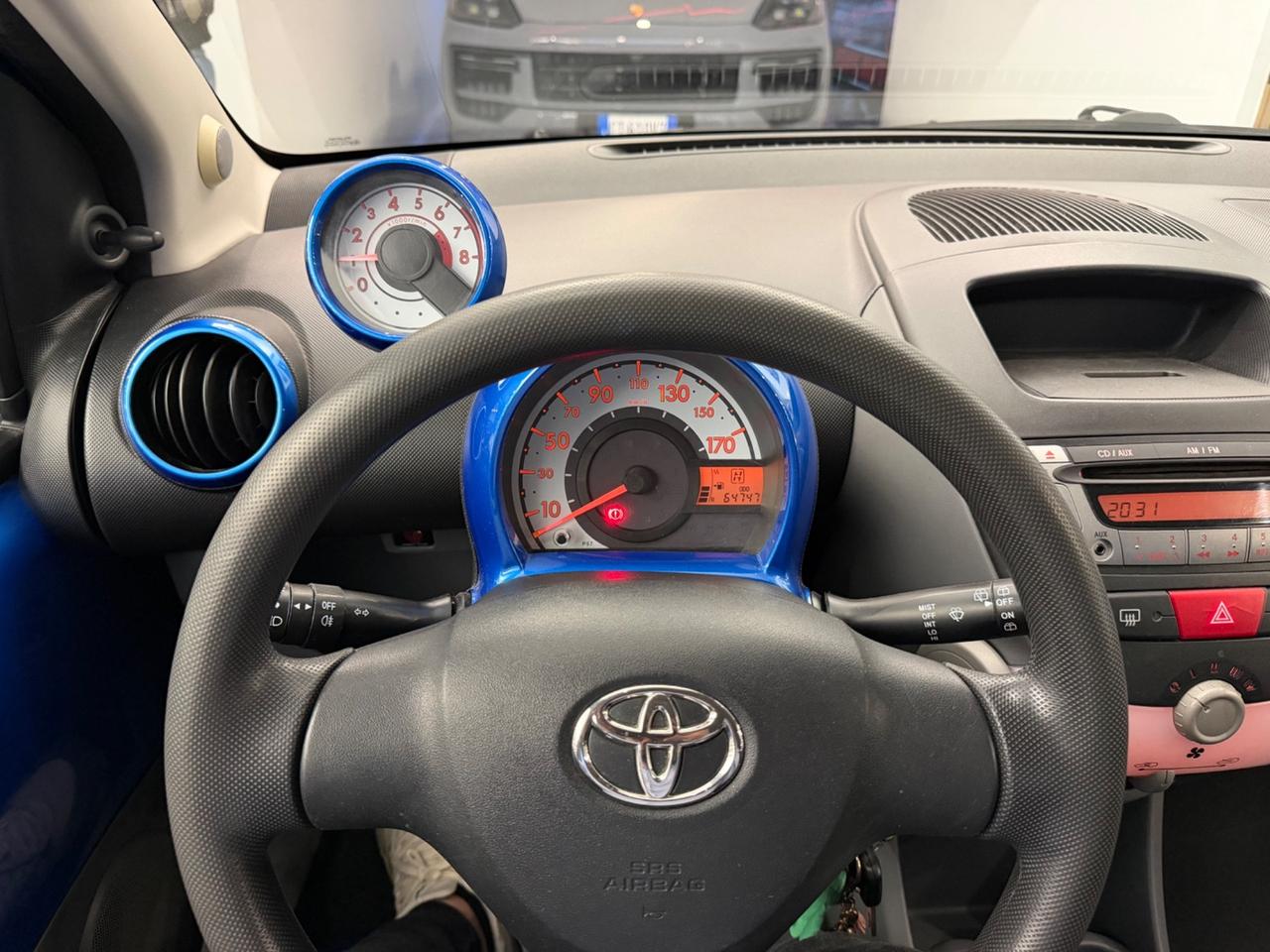 Toyota AYGO 1.0 12V VVT-I 5P M-MT (50 KW) automatica