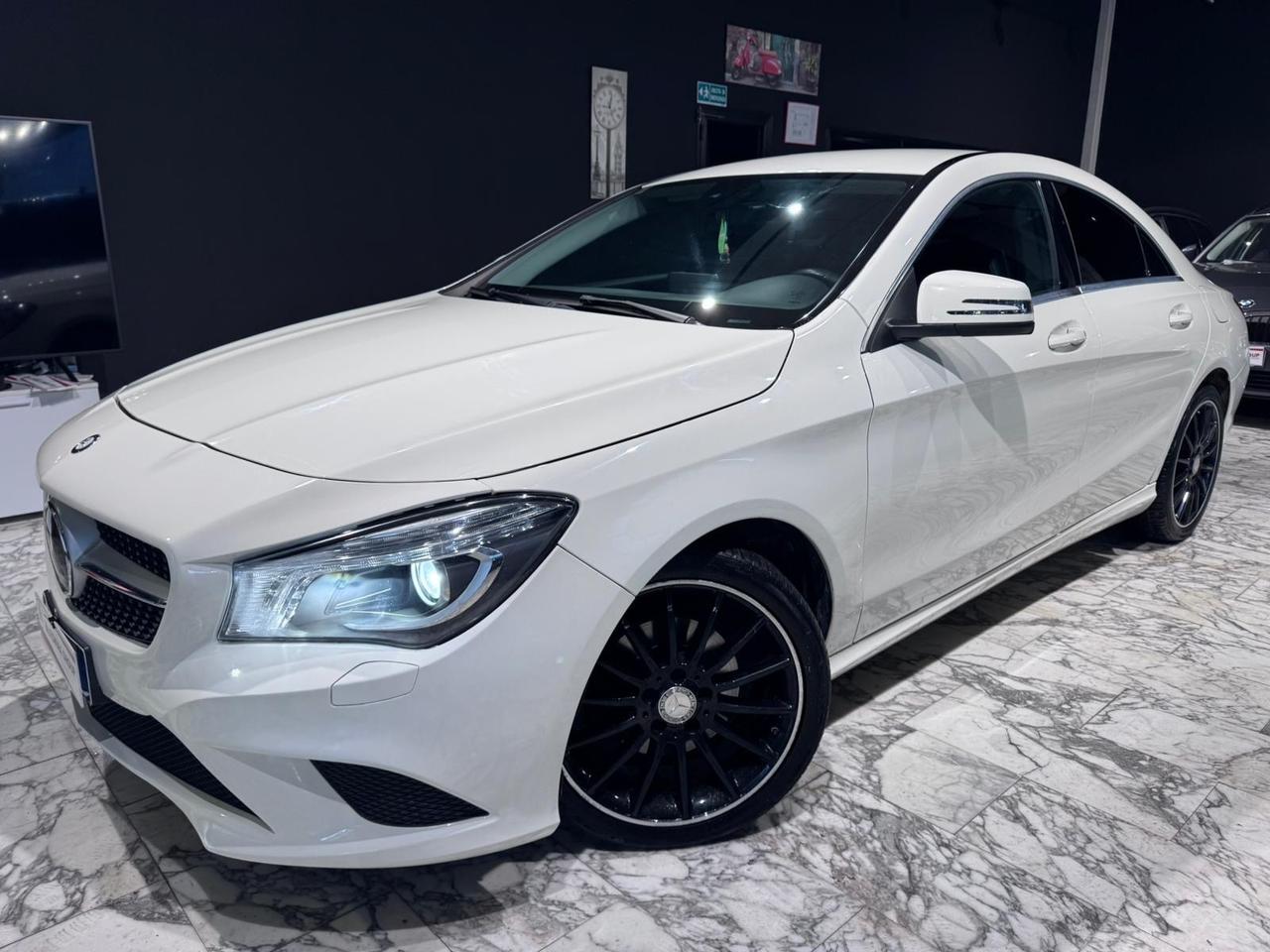 Mercedes-benz CLA 200 d Automatic Premium Dark Night