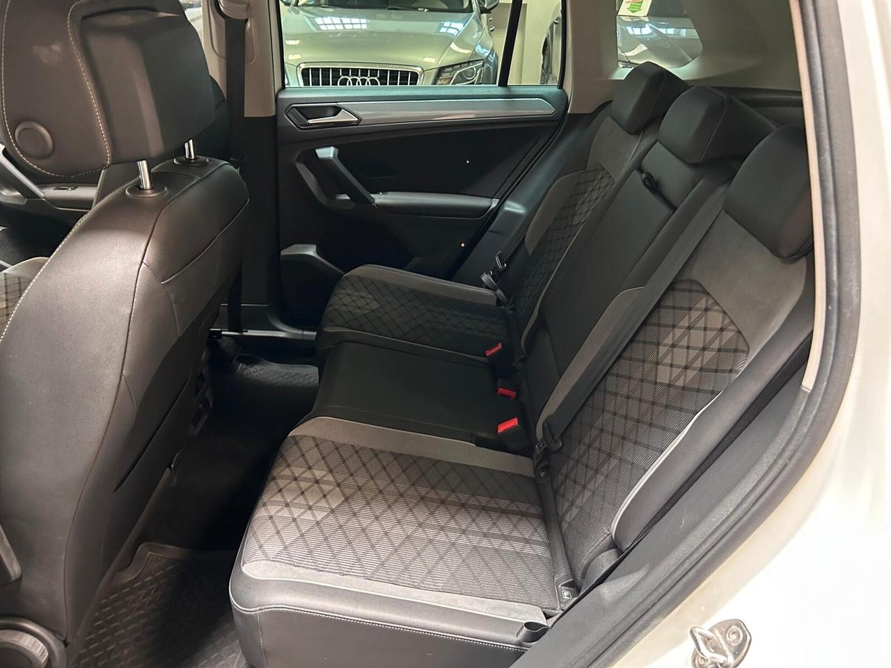 Volkswagen Tiguan 2.0 TDI 150 CV SCR DSG R-Line