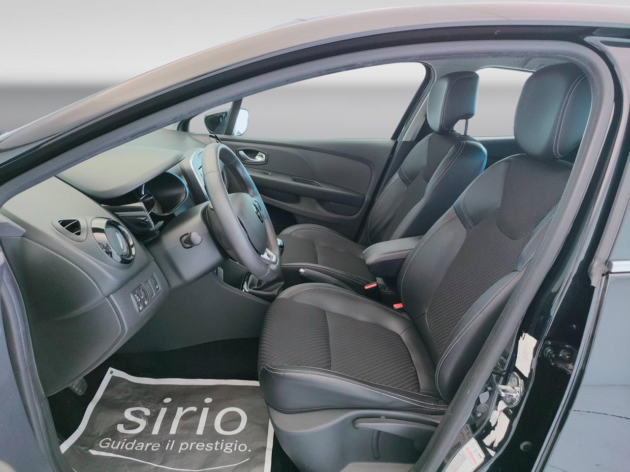 RENAULT Clio IV 2017 - Clio 1.5 dci Moschino Zen 90cv
