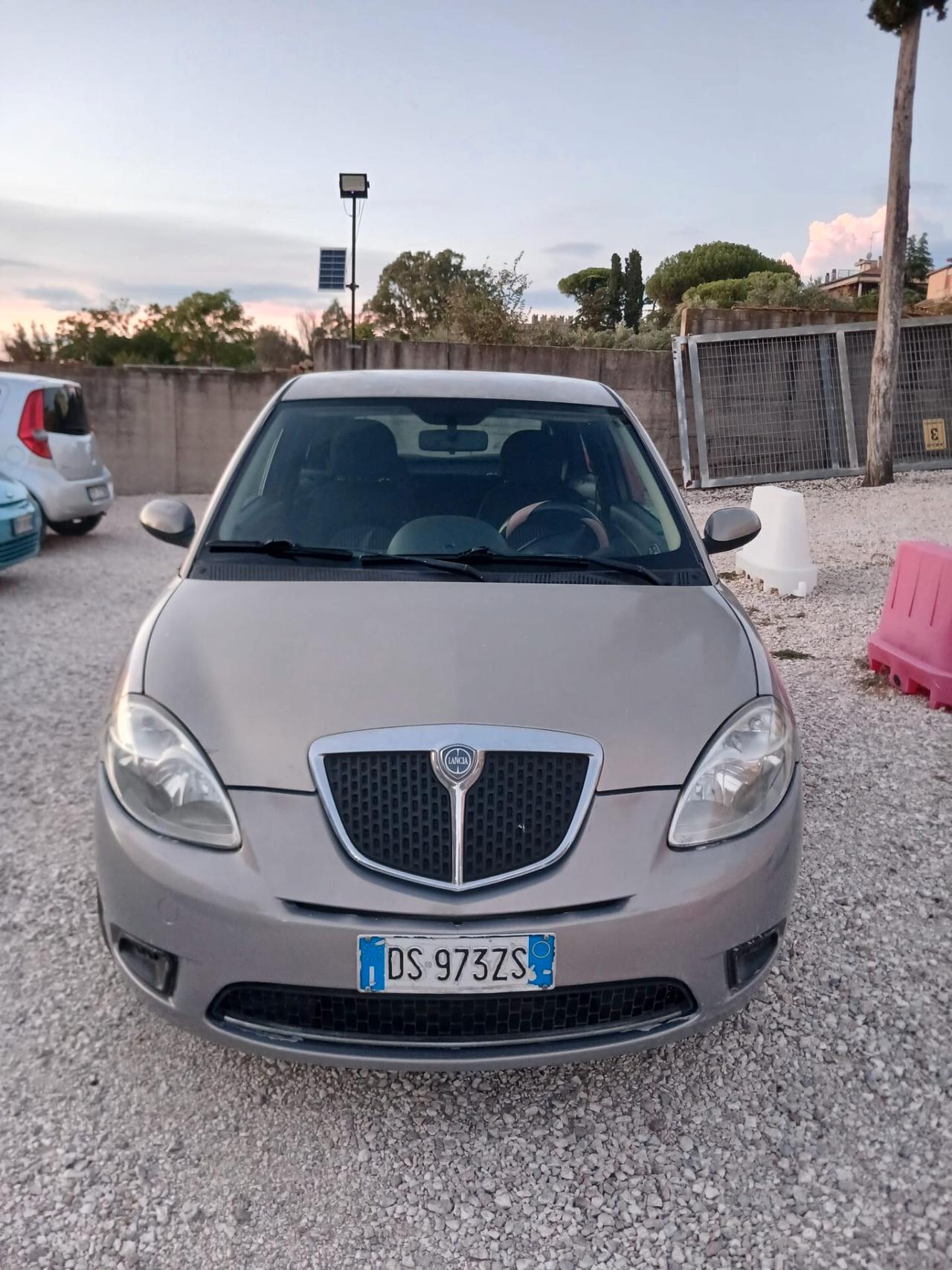 Lancia Ypsilon 1.2 neopatentati 134.500km