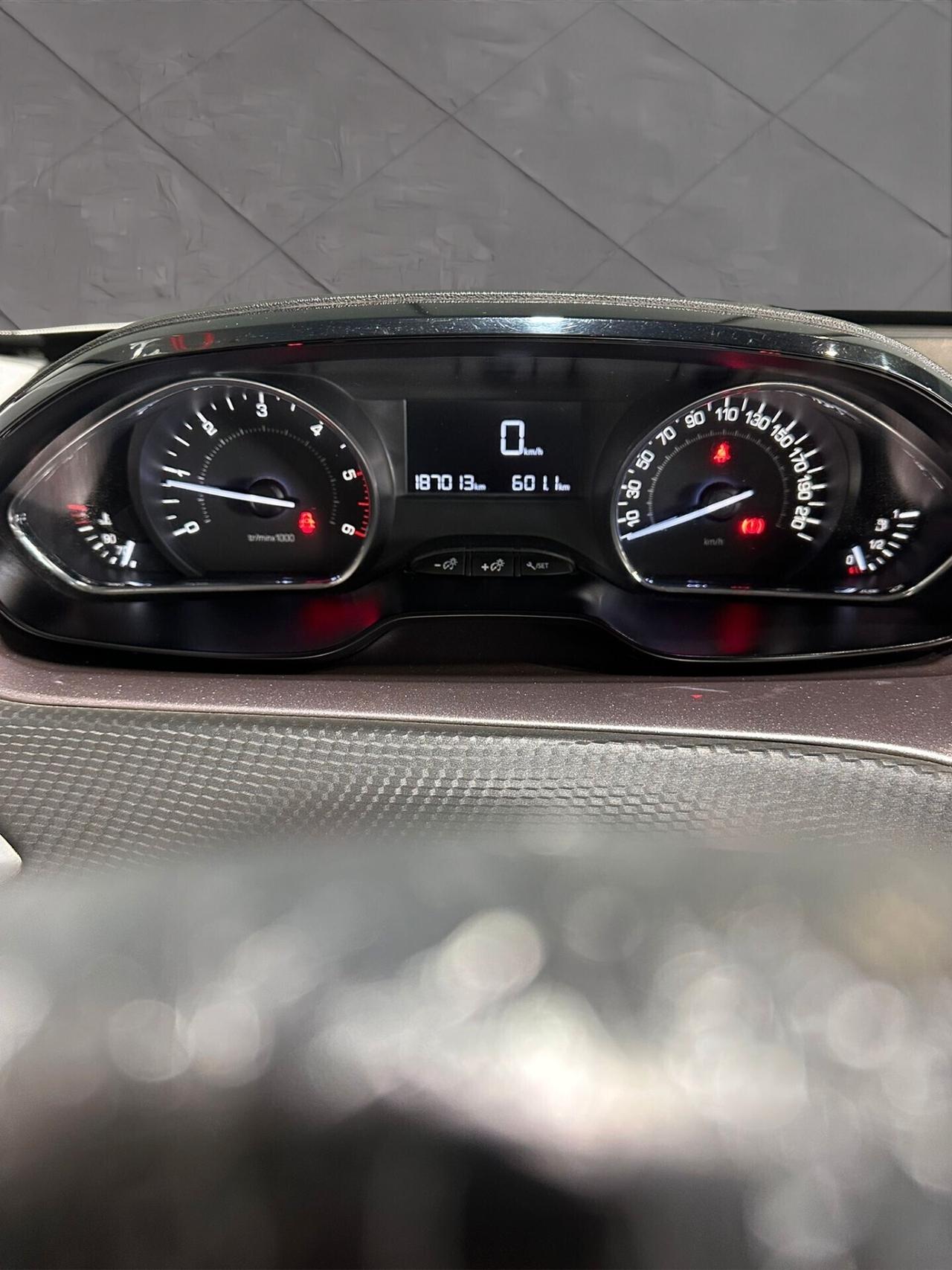 Peugeot 2008 1.6 HDi 92 CV Urban Cross