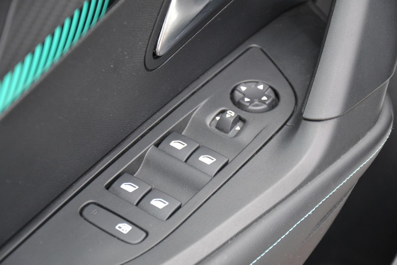 Peugeot 2008 1.5 HDi 130CV ALLURE AUTOM. **PREZZO REALE**