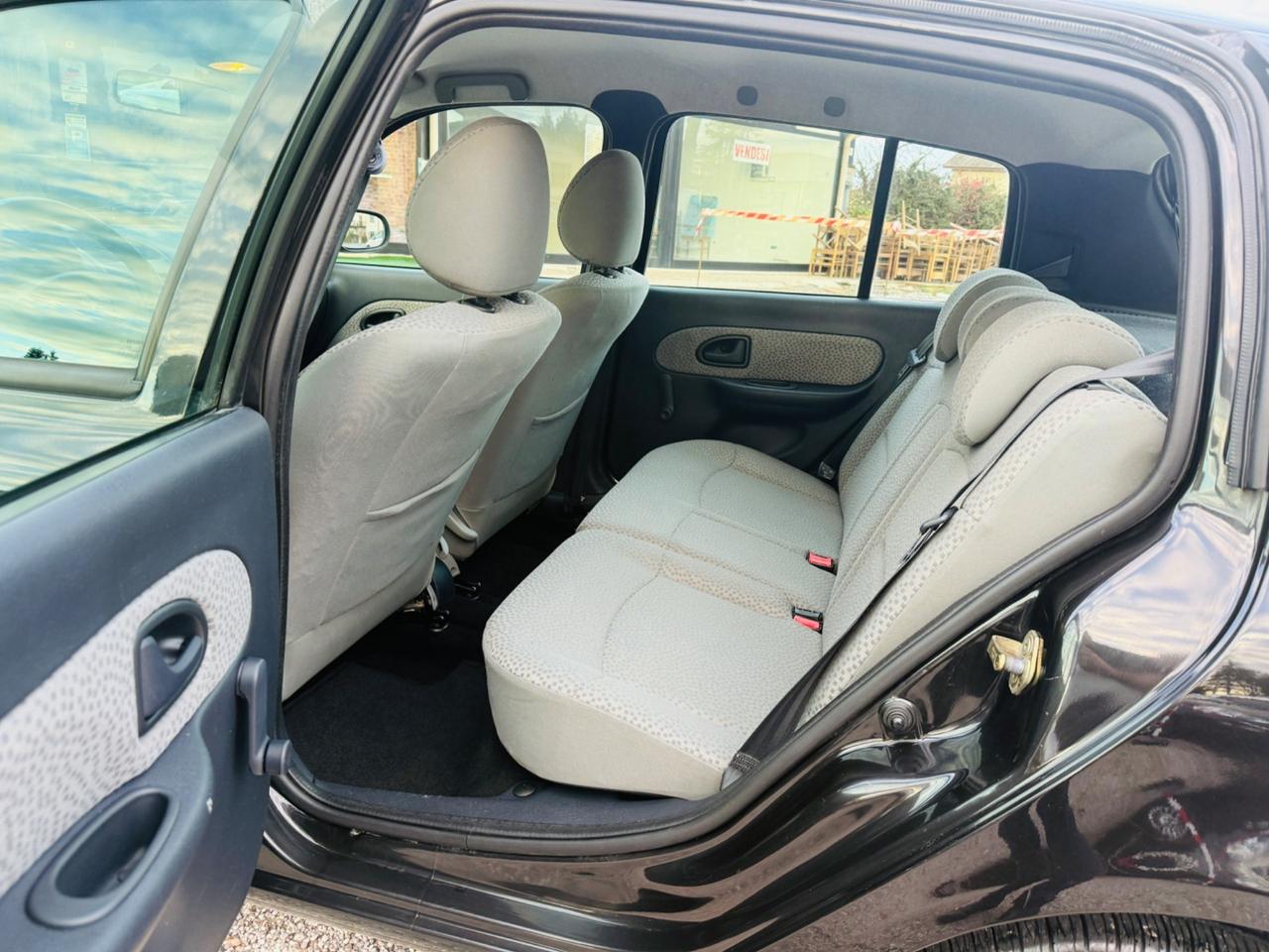 Renault Clio 1.2 16V 5 porte 121.000 km!!