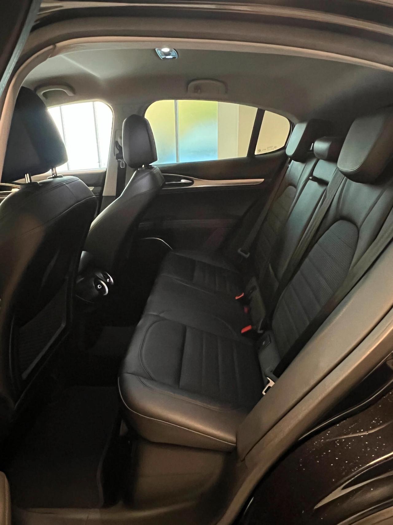 Alfa Romeo Stelvio 2.2 Turbodiesel 190 CV AT8 Q4 Executive "certificata "