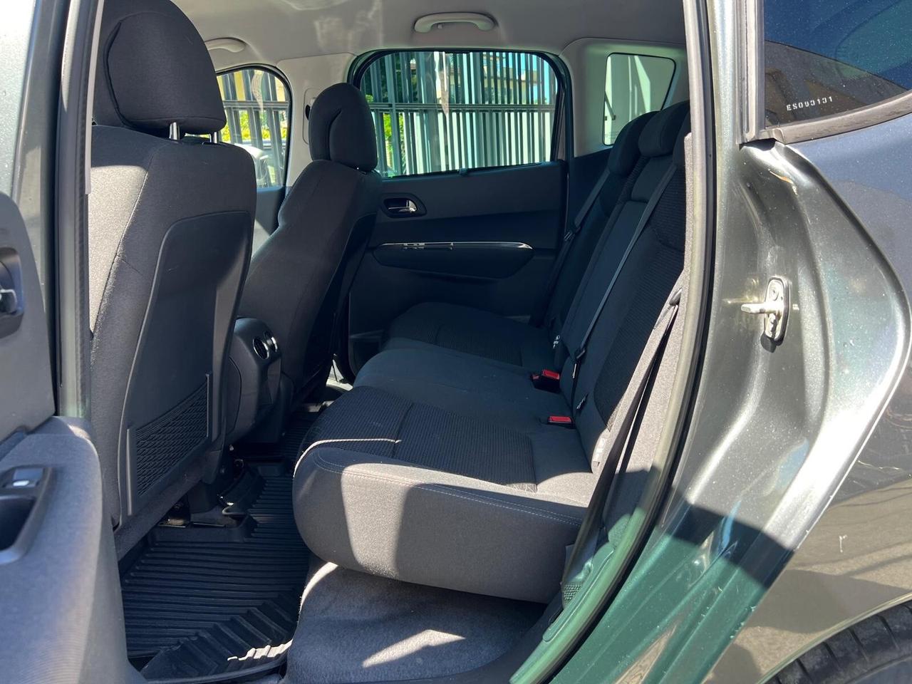 Peugeot 3008 1.6 e-hdi 8v Active s Navi/Park/Bluetooth