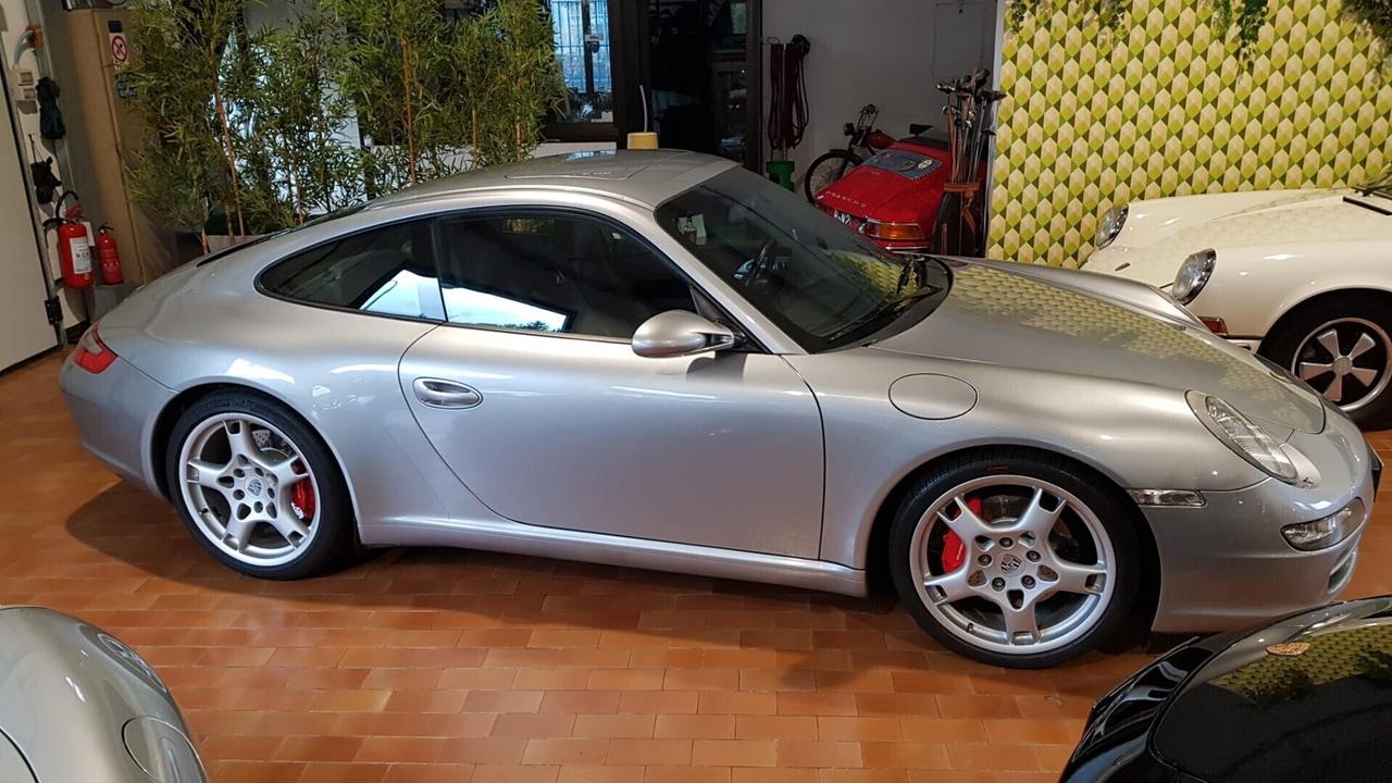 997 911 Porsche Carrera S Coupè Book service