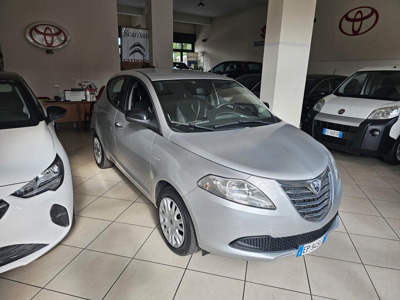 Lancia Ypsilon 1.2 69 CV 5 porte S&S Gold