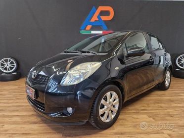 TOYOTA Yaris 1.3 5P NAVI (64)KW