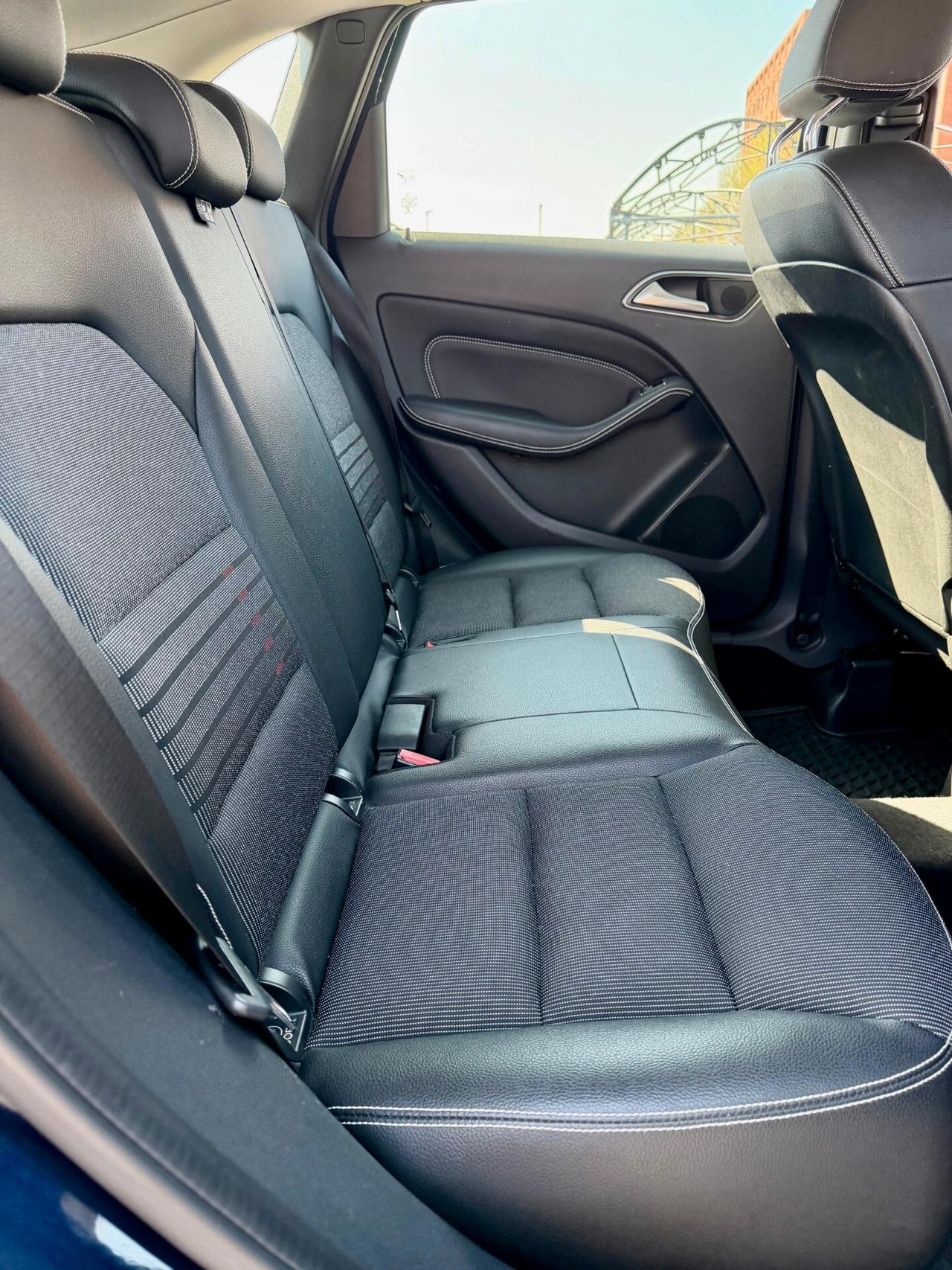 MERCEDES B180 PREMIUM AUTOMATICO - EURO 6