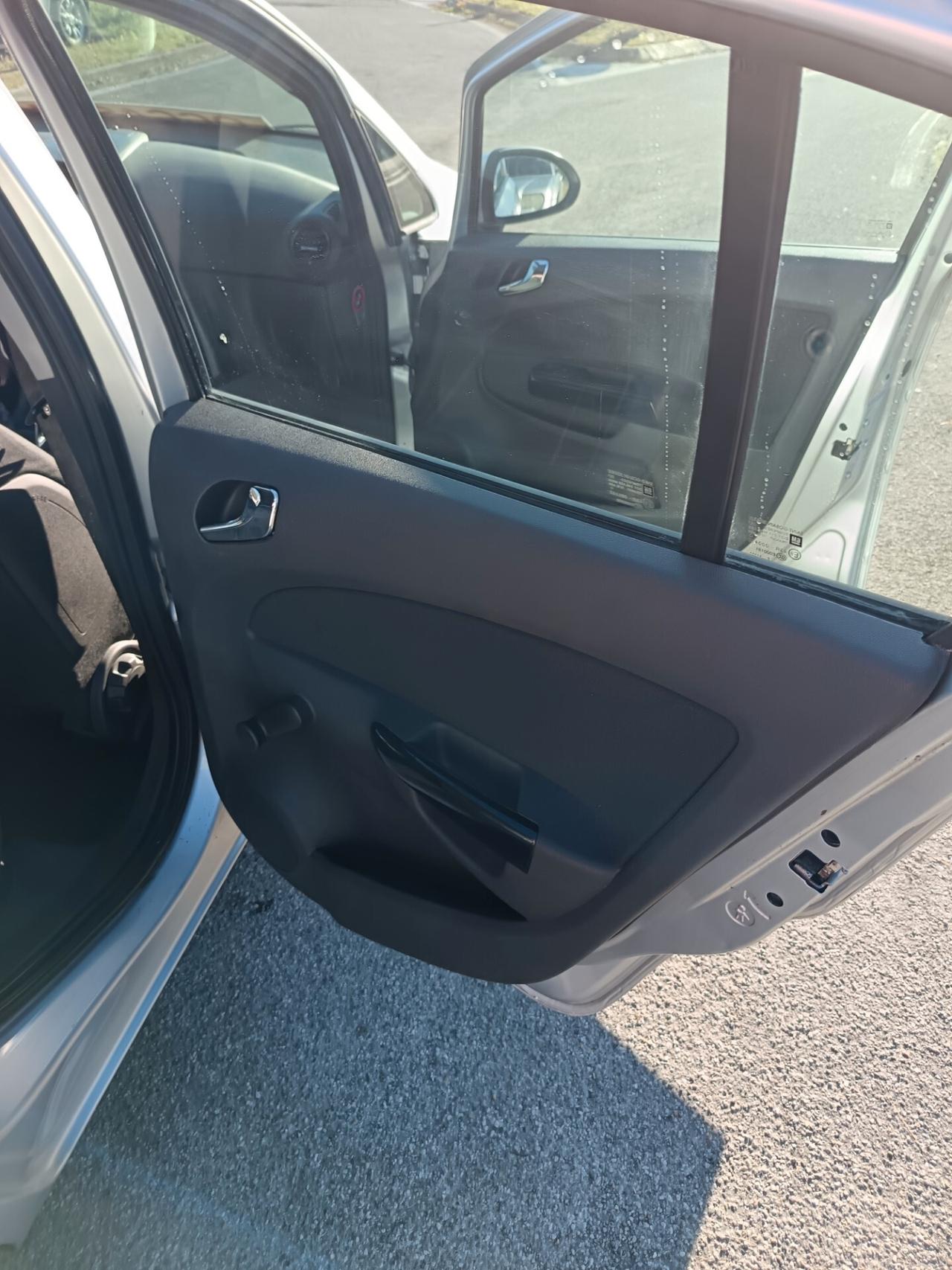 Opel Corsa 1.2 5 porte Enjoy