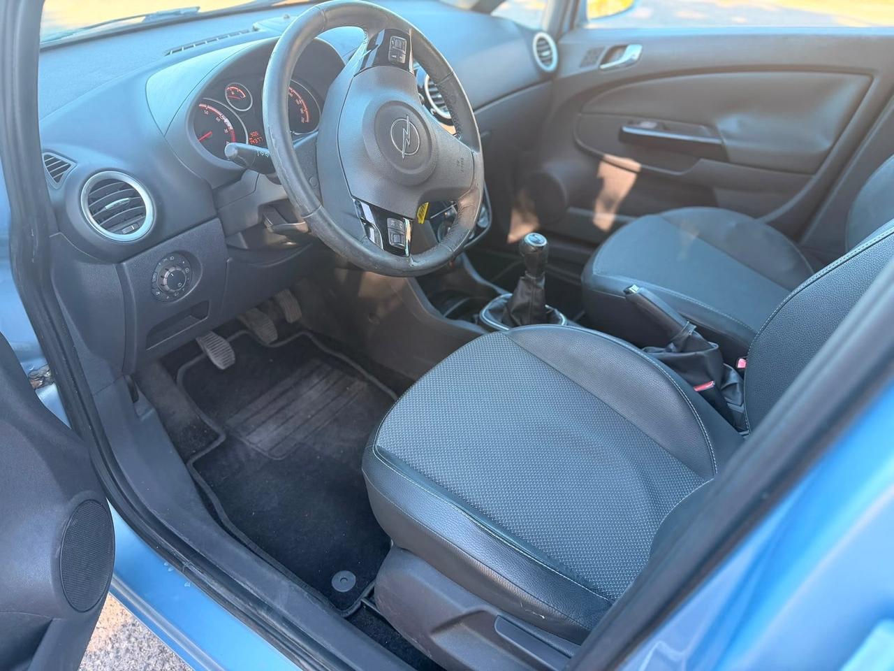 Opel Corsa 1.4 16V 5 porte aut. Cosmo