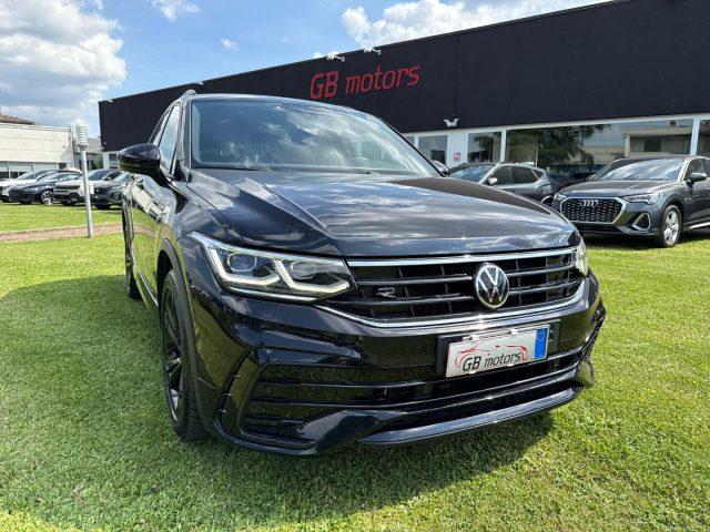 VOLKSWAGEN Tiguan 2.0 TDI 150 CV SCR DSG R-Line NAVI - LED - ACC