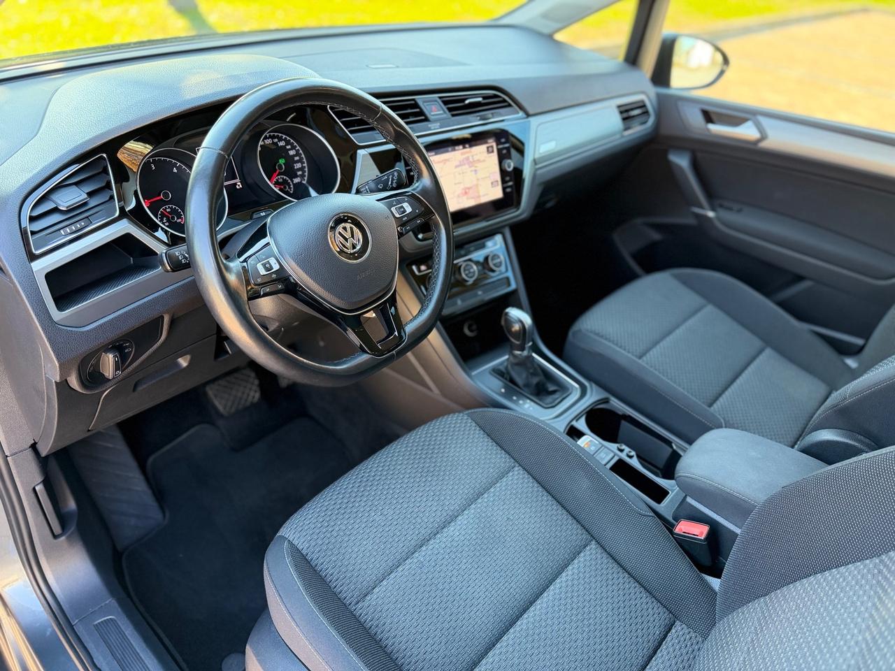 Volkswagen Touran 1.6 TDI 115 CV SCR DSG Executive BlueMotion Tech. Neopatentati