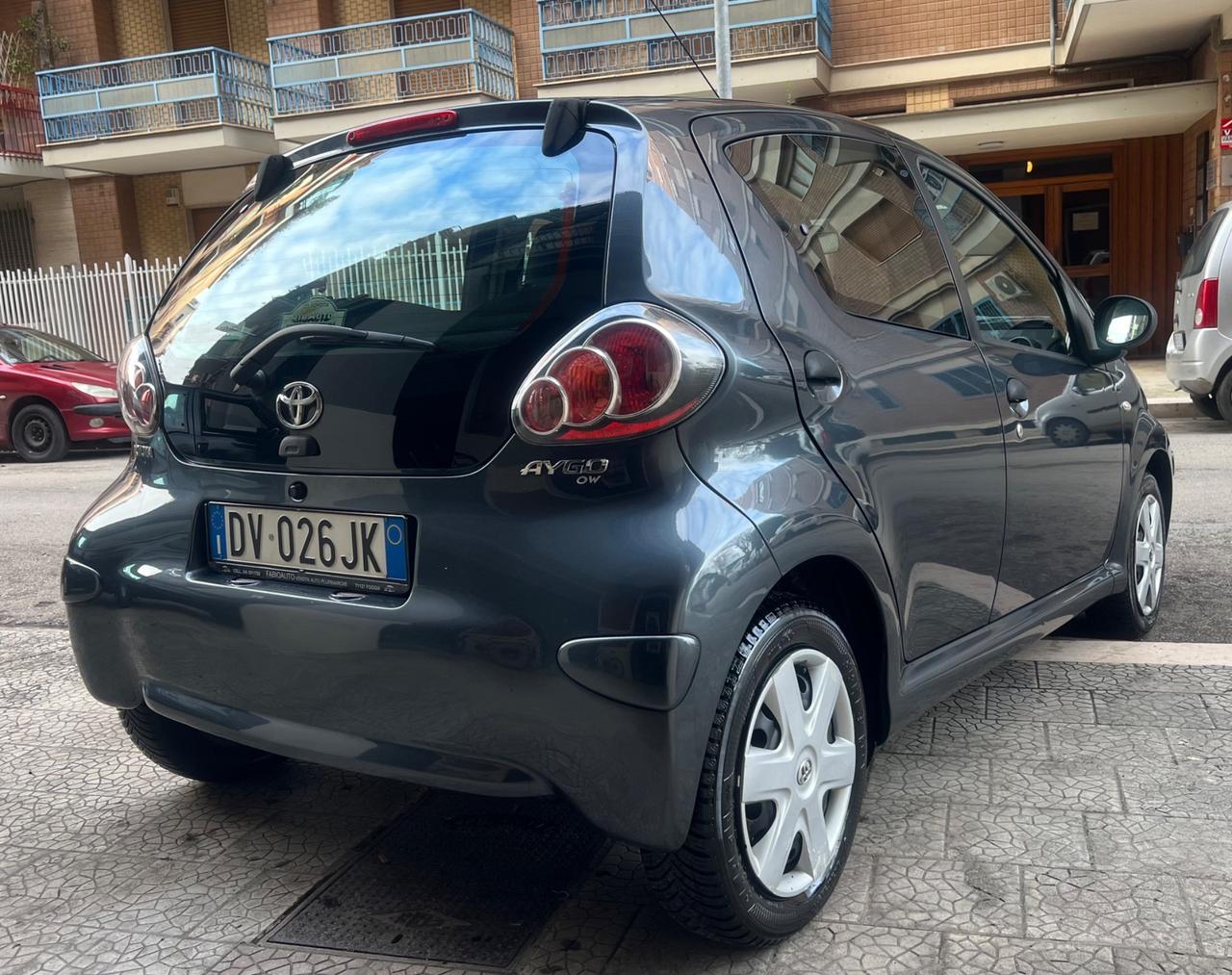 Toyota Aygo 1.0 12V VVT-i 5 porte Now