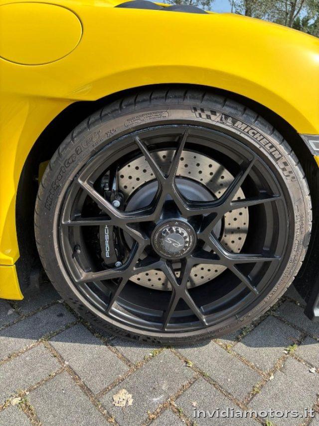 PORSCHE 718 GT4 RS Pack Weissach