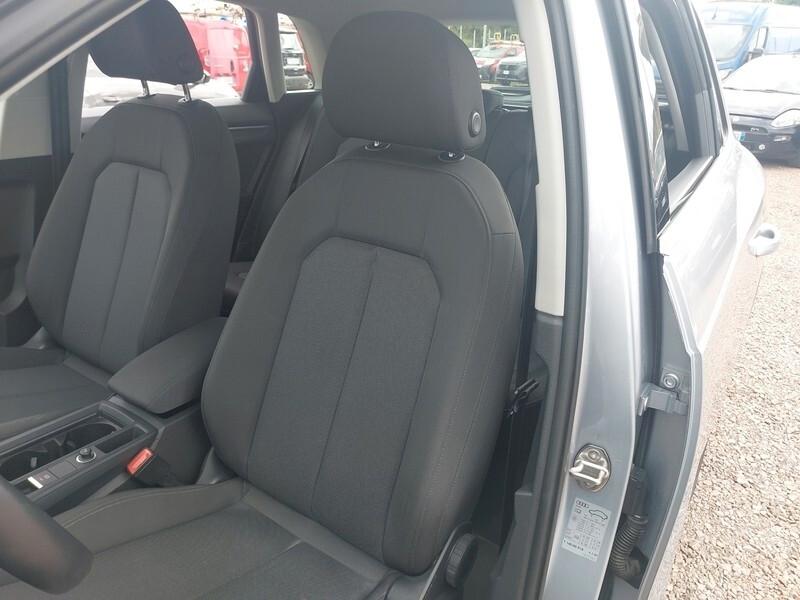 Audi Q3 40 TDI quattro S tronic Business