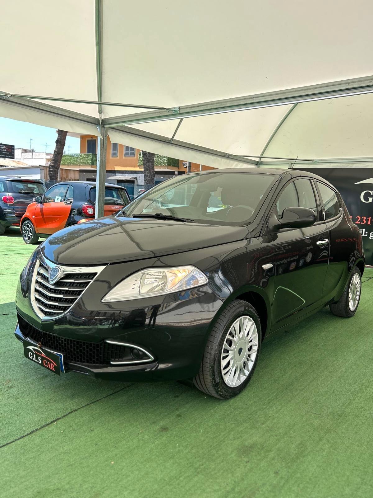 Lancia Ypsilon 1.2 69 CV 5 porte S&S Silver