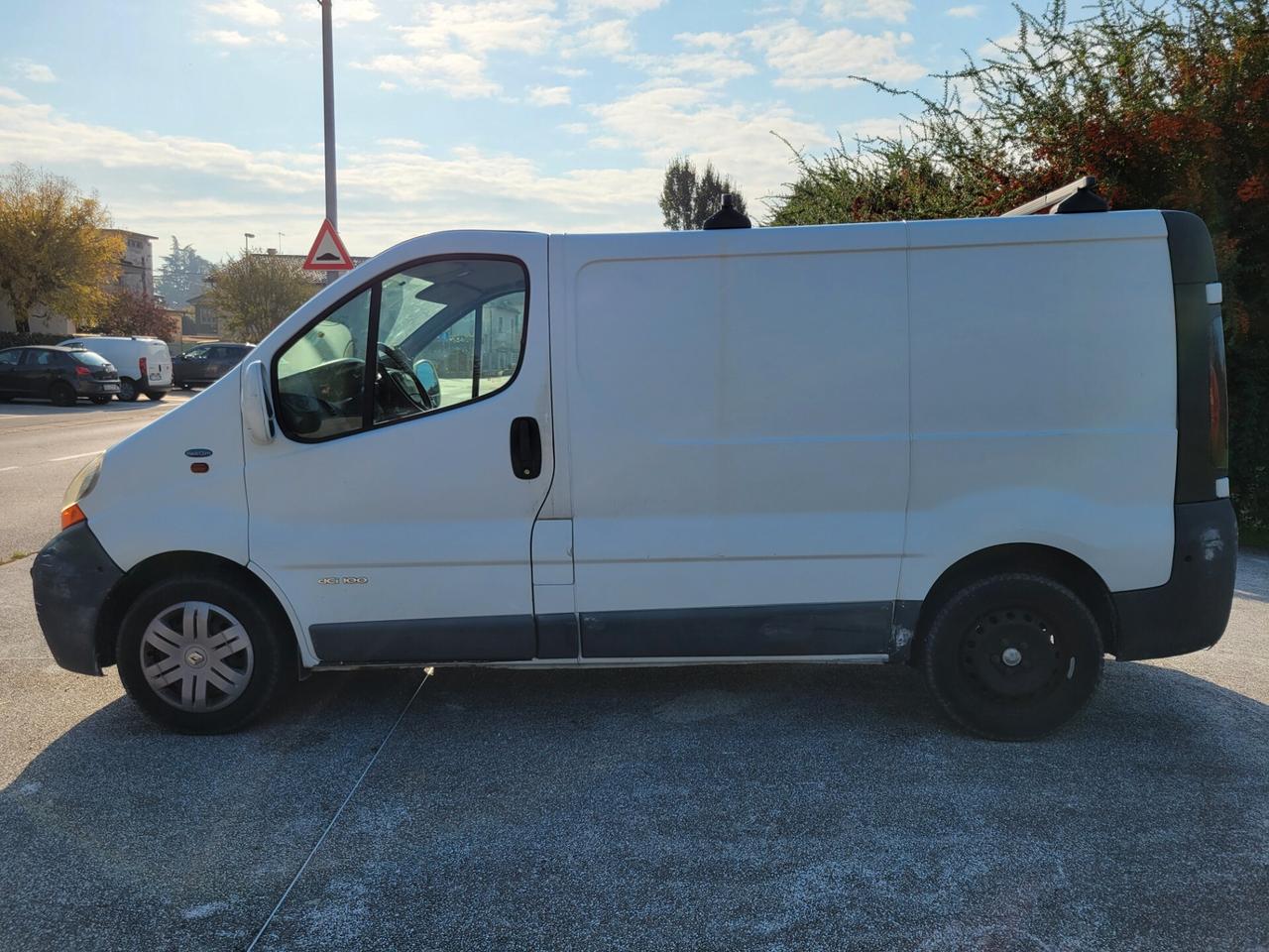 Renault Trafic 1.9 dCi 100cv