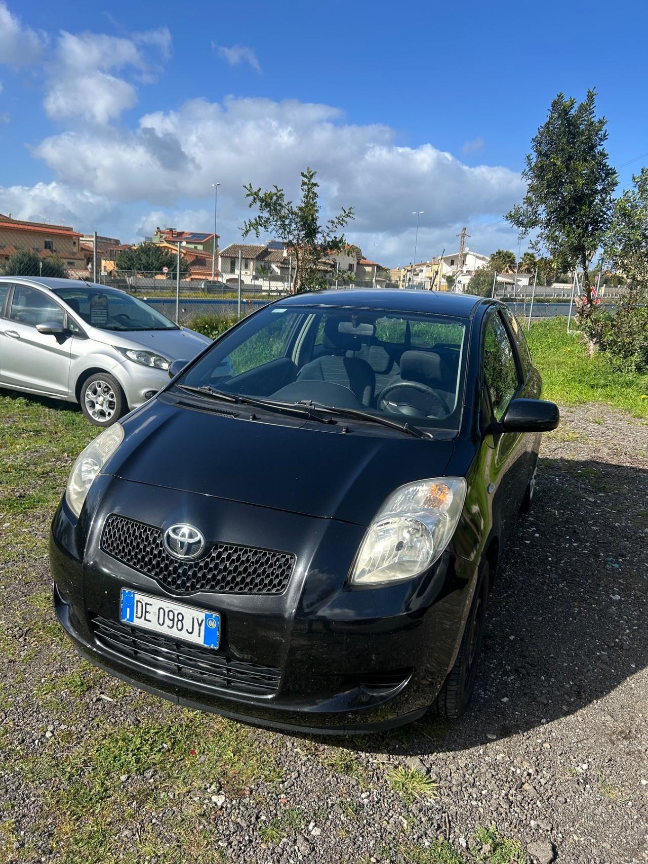 Toyota Yaris 1.0 3 porte