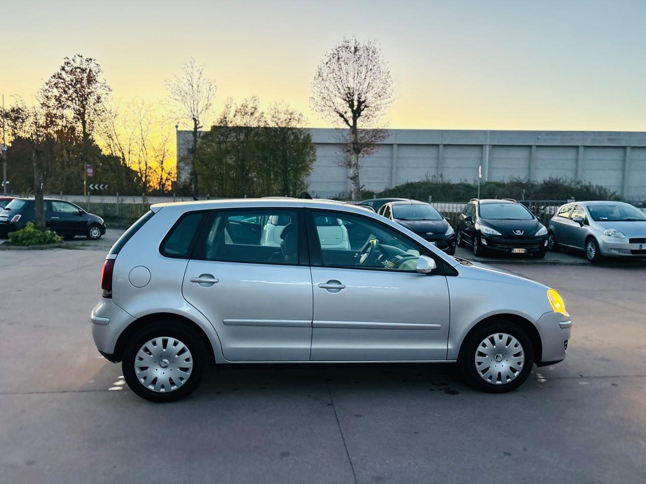 Volkswagen Polo 1.2/64CV 12V 5p. Trendline