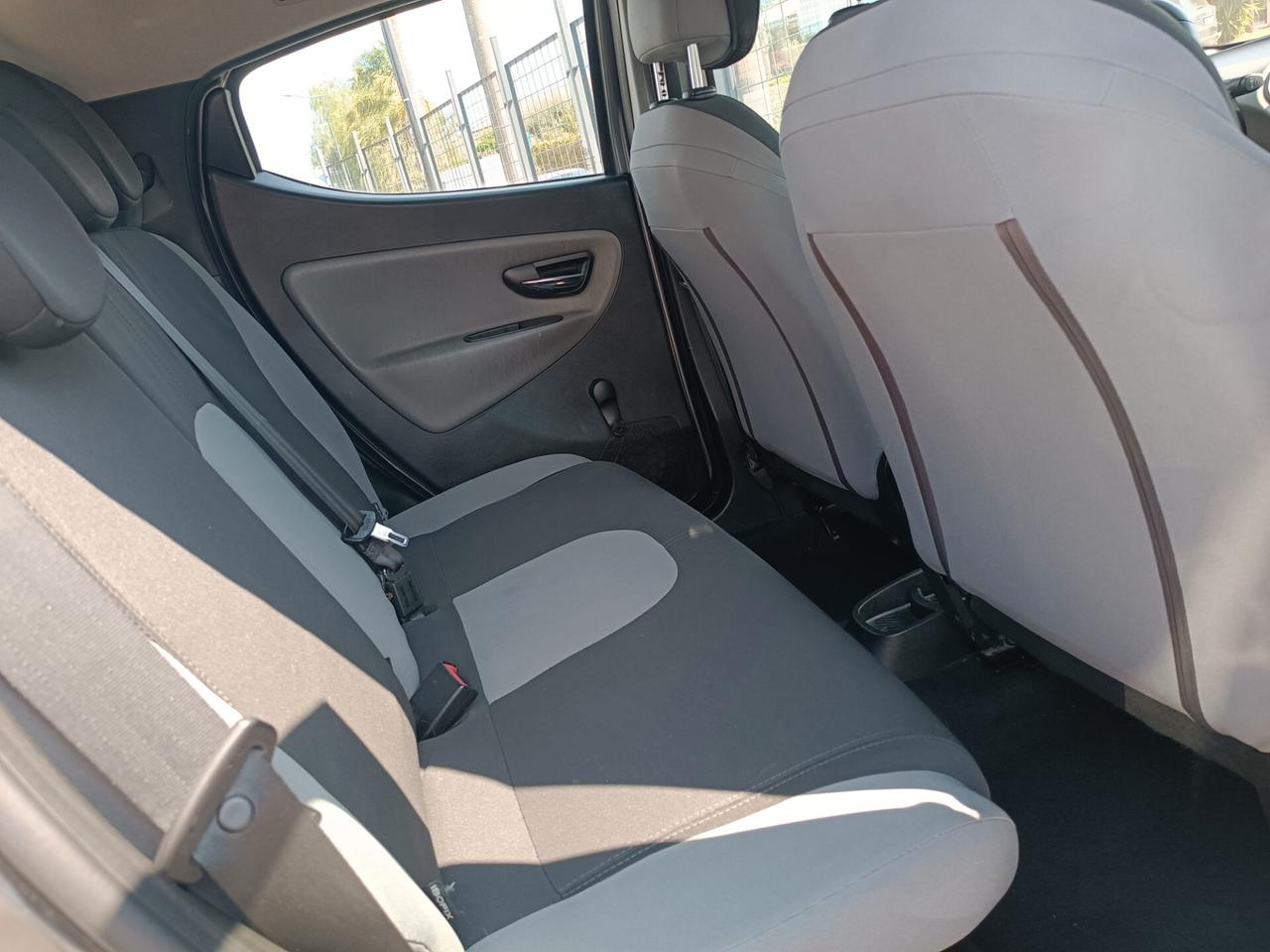 Lancia Ypsilon 1.2 69 CV 5 GPL Ecochic Silver