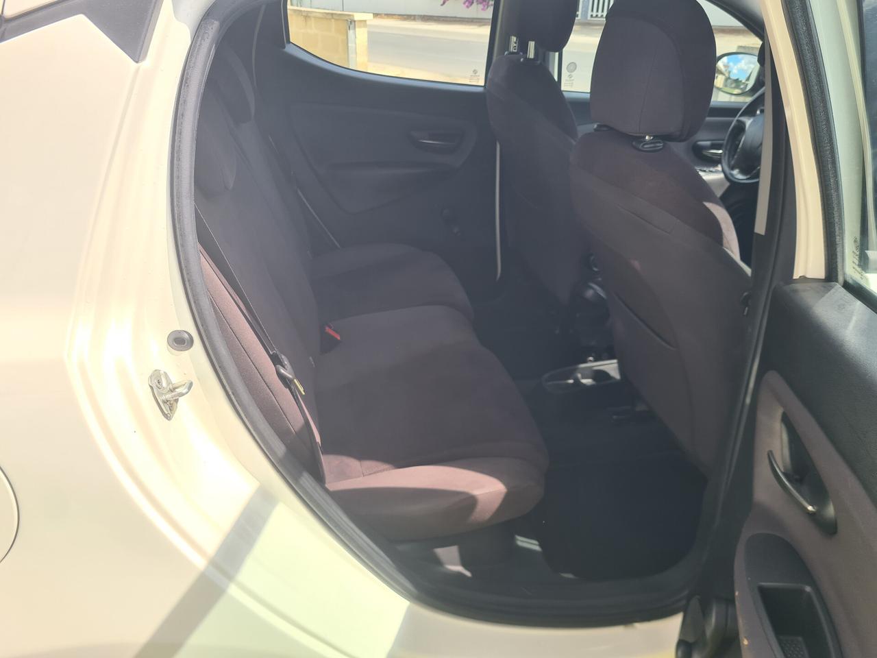 Lancia Ypsilon 1.3 MJT 16V 95 CV Gold 2012 NEOPATENTATI