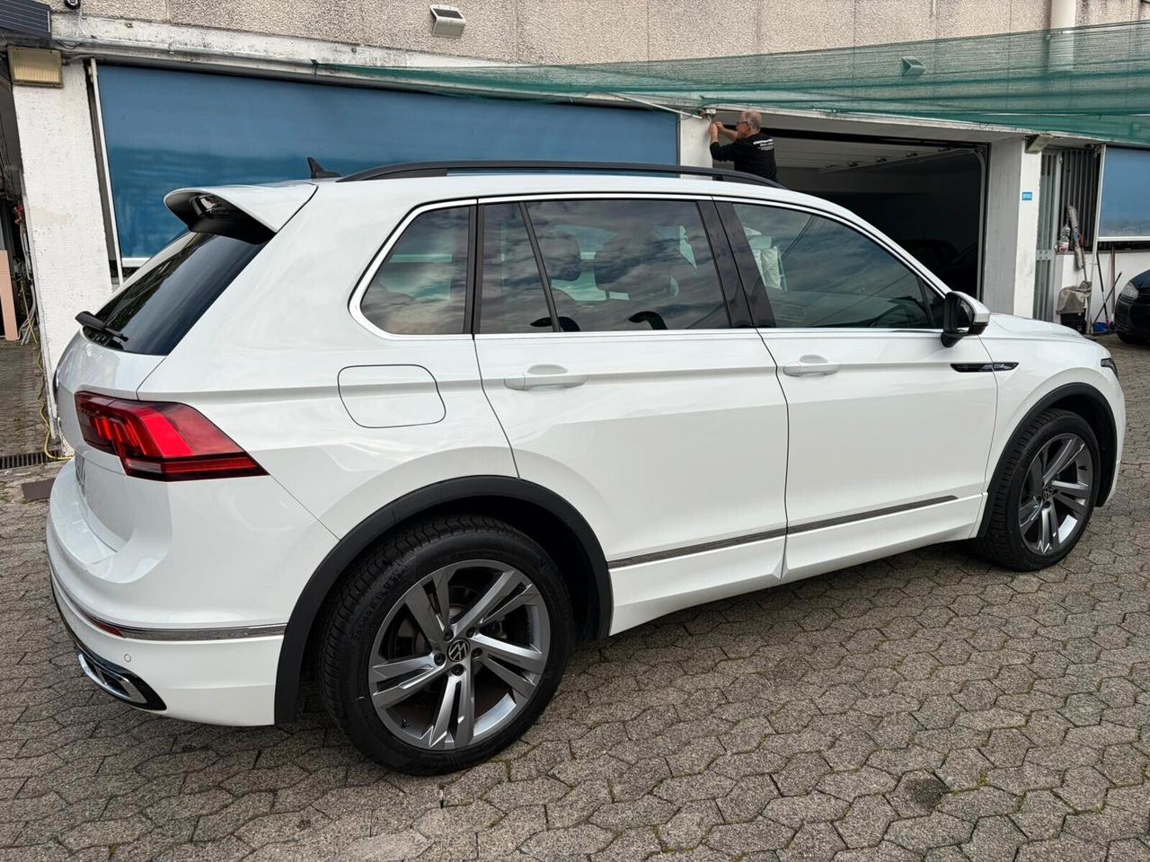 Volkswagen Tiguan 2.0 TDI 150 CV SCR DSG R-Line