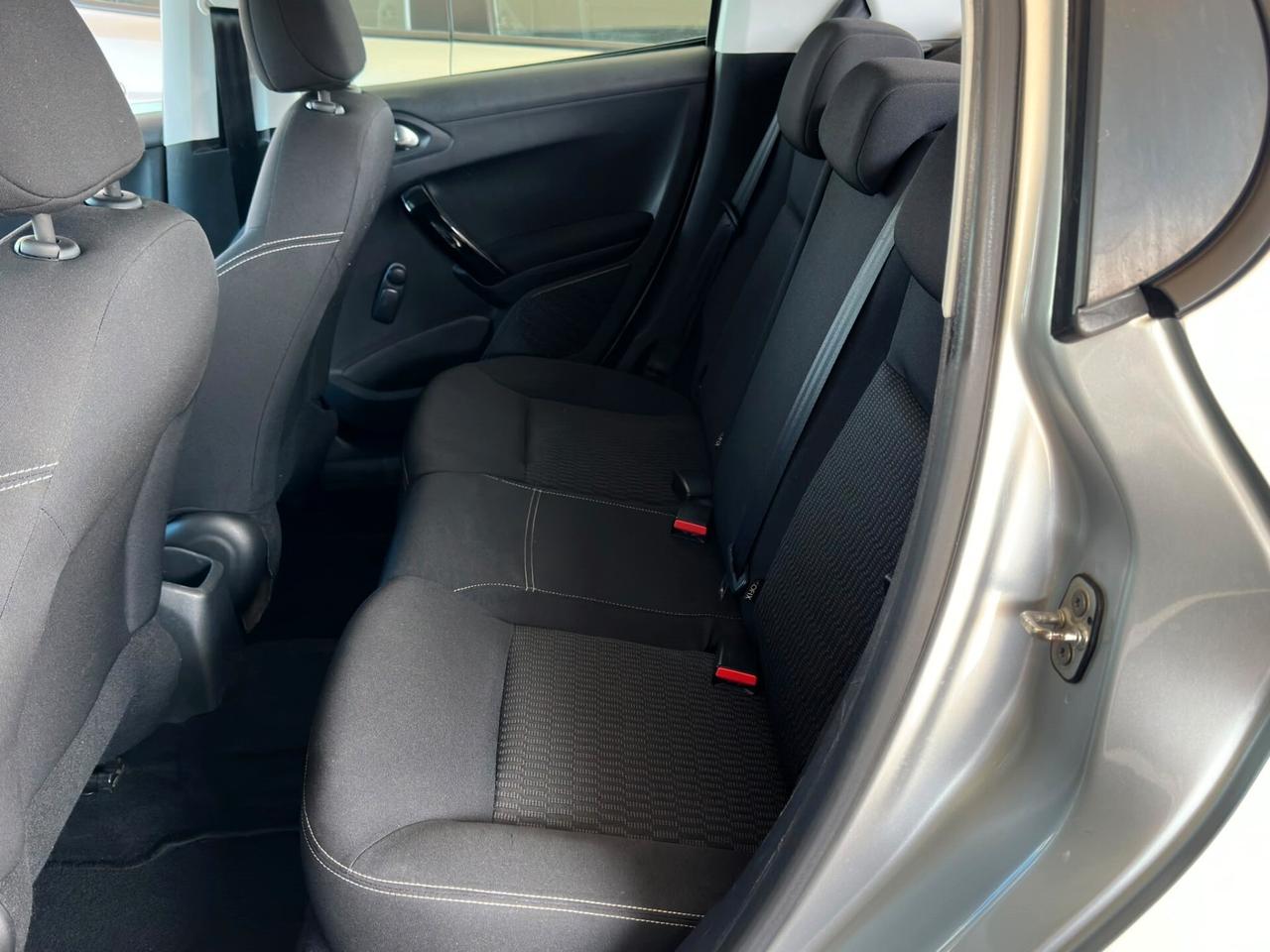 Peugeot 208 1.6 HDi 75 CV 05/2018