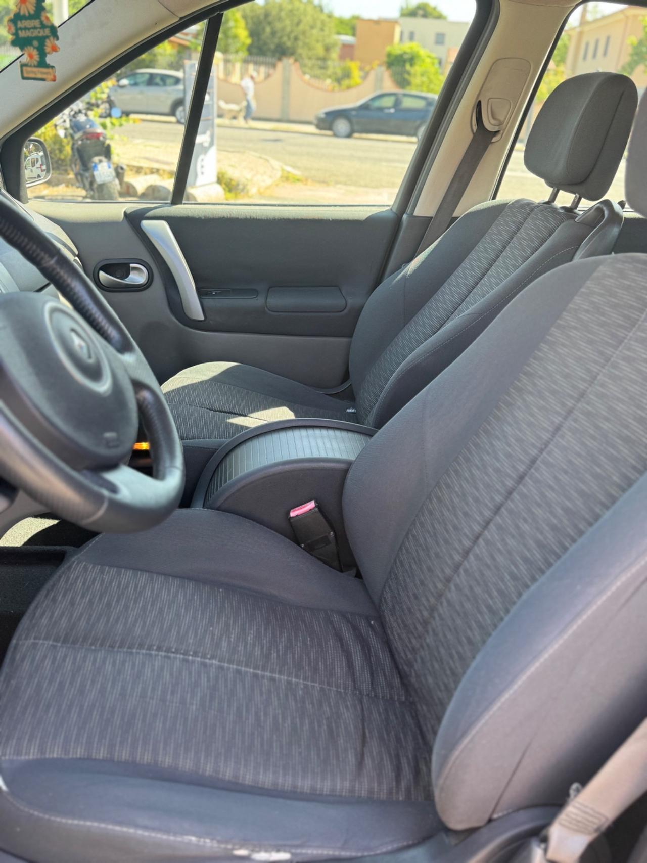 Renault Scenic Grand Scénic 1.5 dCi/105CV Serie Speciale Dynamique