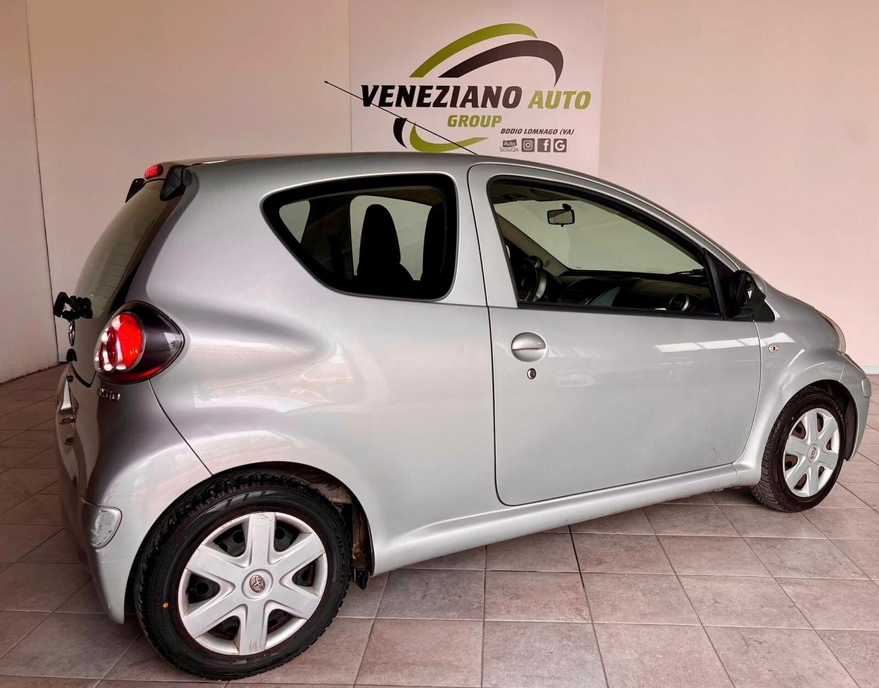 Toyota Aygo 1.0 12V VVT-i 3 porte Now Red Edition