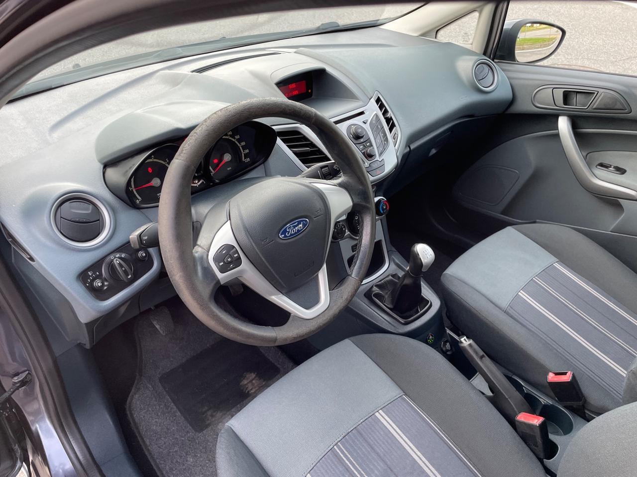 Ford Fiesta 1.4 5 porte Bz.- GPL Titanium*Neo patentati *