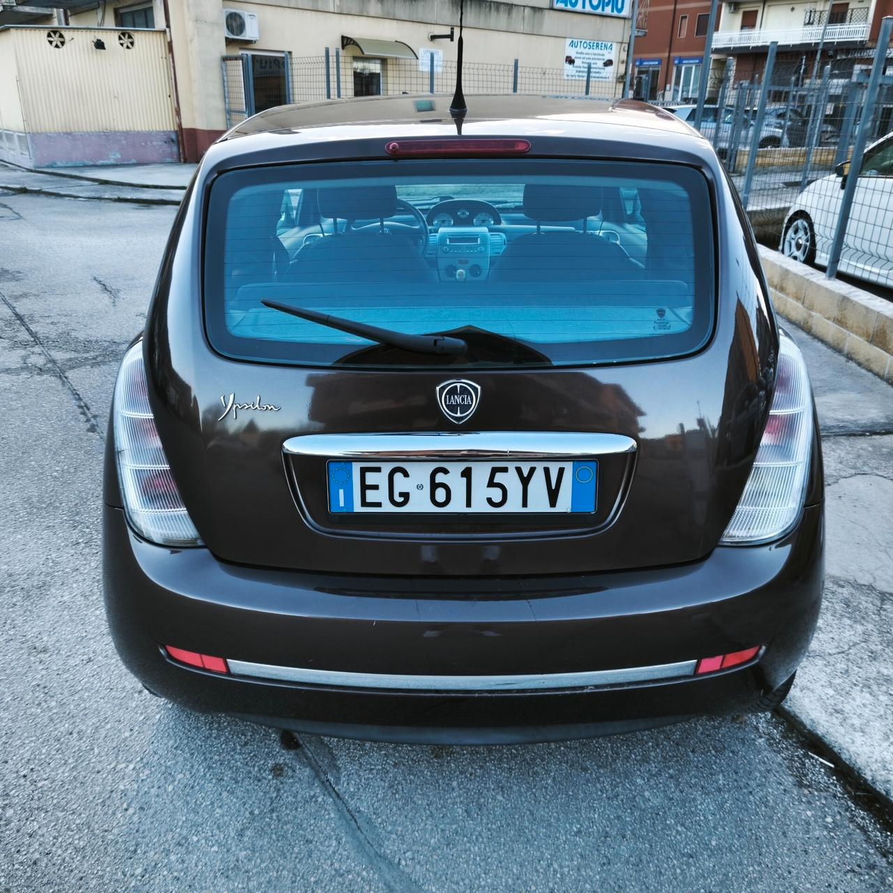 Lancia Ypsilon 1.2 69 CV Unyca