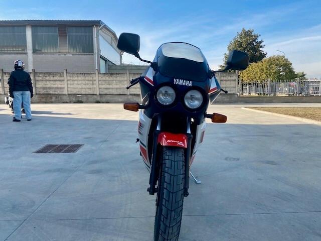 Yamaha FZ 600 1987- n2 prop. Conservata
