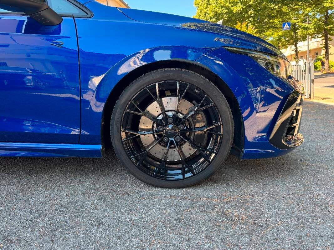 Volkswagen Golf Black Edition 2.0TSI 333cv - Akrapovic - Tetto - Pelle - Carbonio