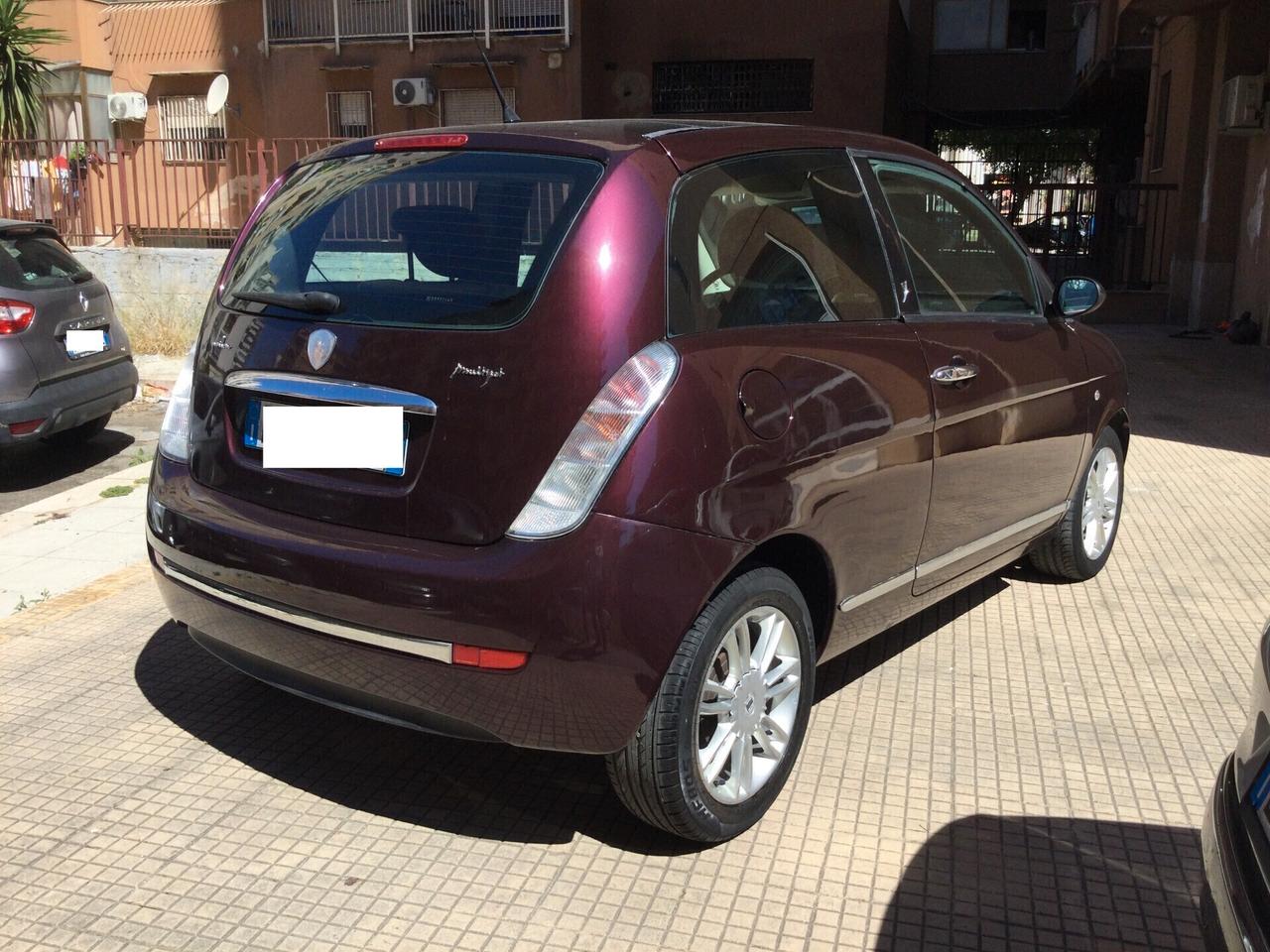 Lancia Ypsilon 1.3 MJT 75 CV Moda Milano