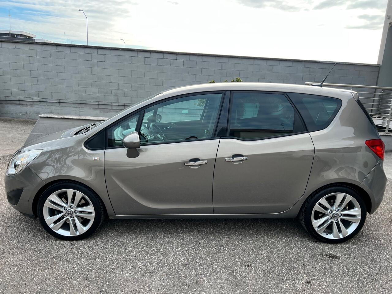 Opel Meriva 1.7 cdti Cosmo 110cv NAVI/PELLE/PDC/18; BELLA!!