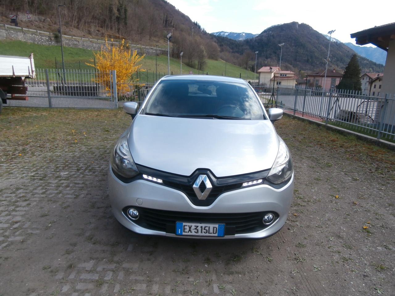 Renault Clio 1.2 75CV 5 porte Live NEOPATENTATI